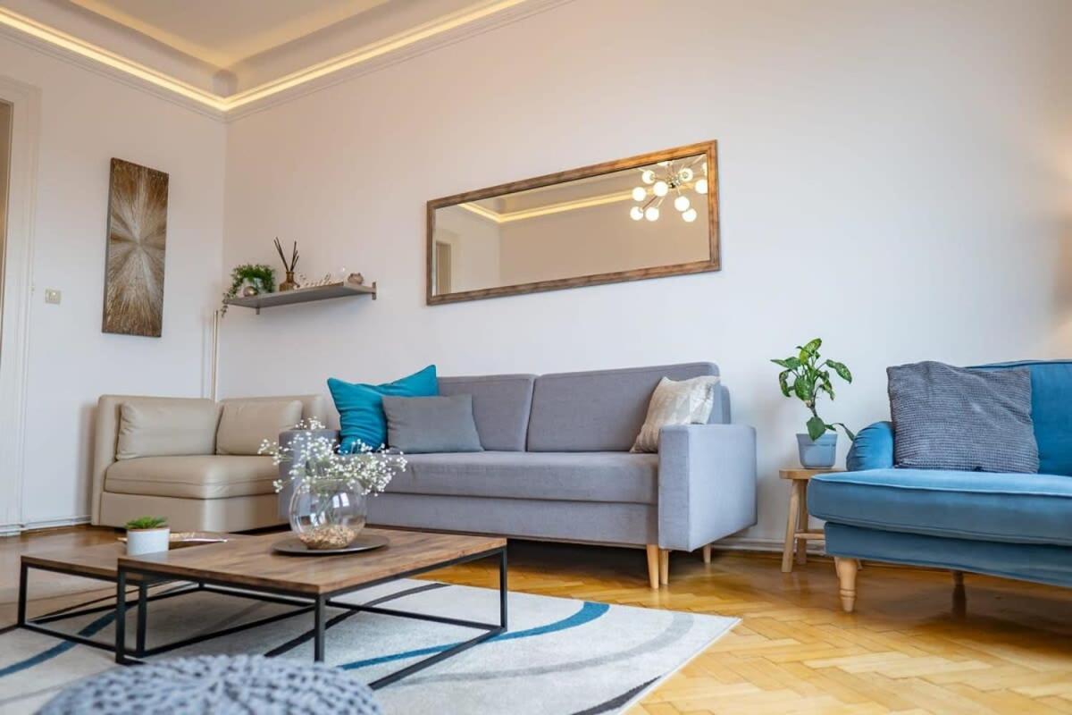 Chic Central Flat With River View Budapest Exterior foto